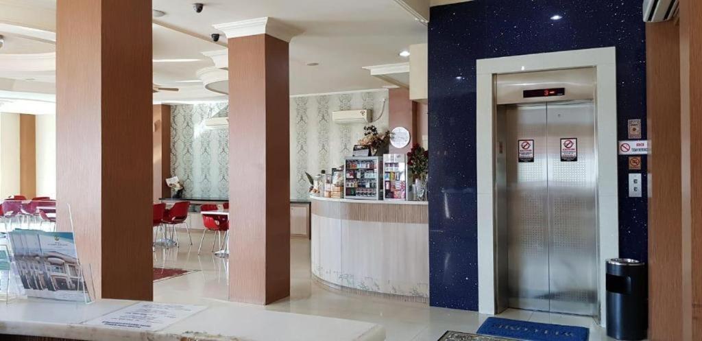 Hotel Sulawesi Gorontalo Surabaya Bagian luar foto